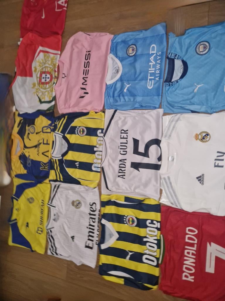 Heel veel voetbalshirts per stuk ongeveer 15-20, Ophalen of Verzenden