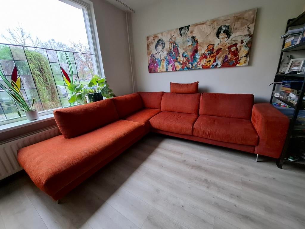 Comfortabele oranje hoekbank met chaise longue, Huis en Inrichting, Banken | Bankstellen, Modern, Comfortabel, 250 tot 300 cm