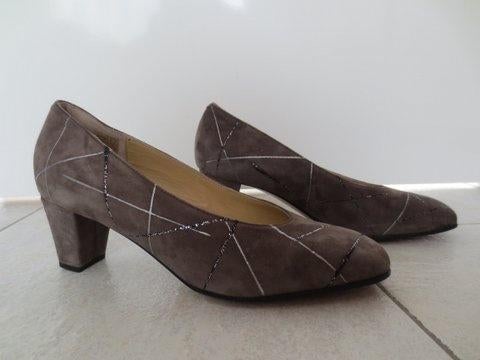 Attica suède pumps; beige; maat 38,5 ; nieuw, Attica, Pumps, Beige, Nieuw