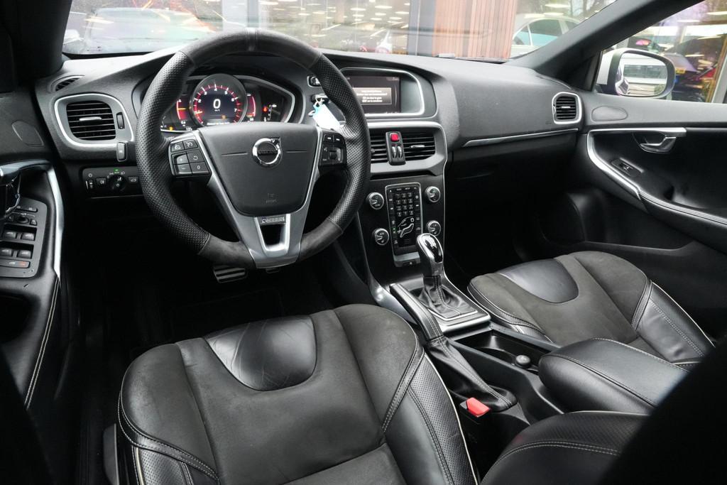 Volvo V40 2.0 T4 Business Sport R Design Stoelverw. Leer/Alc, Auto's, Volvo, Gebruikt, Euro 6, Startonderbreker, Zwart