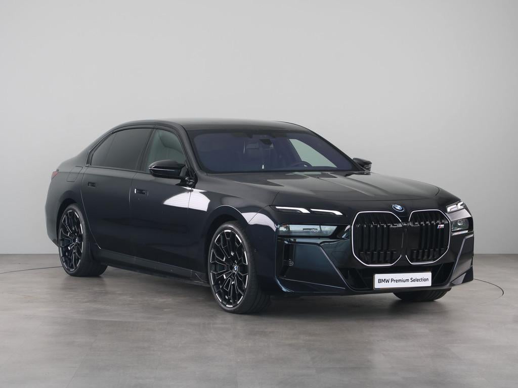BMW 7 Serie M760e xDrive M-Sport (bj 2025, automaat), Auto's, BMW, Automaat, Gebruikt, Overige brandstoffen, Zwart