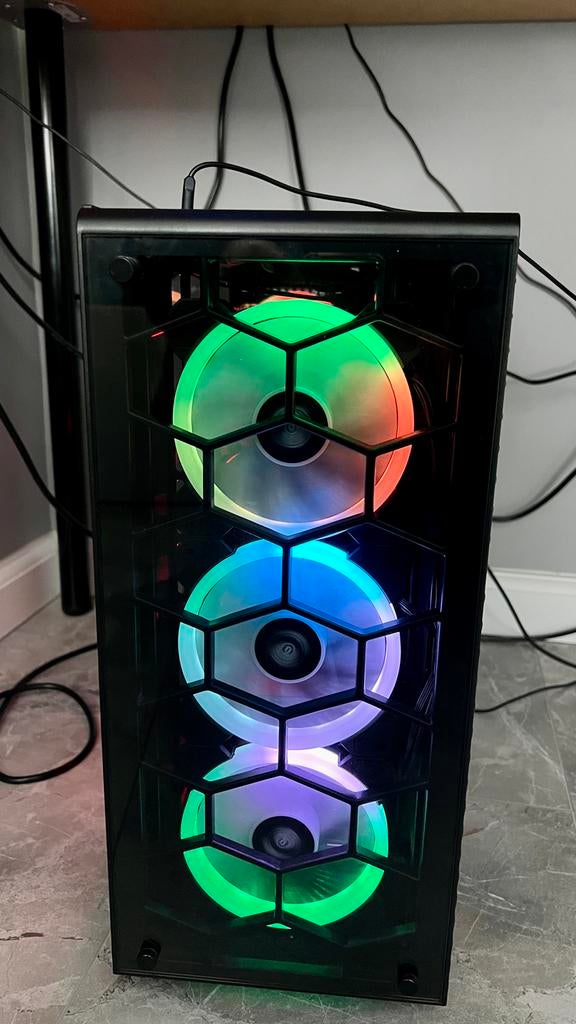 Krachtige Gaming PC met RGB verlichting, Ophalen, Gebruikt, Gaming, SSD