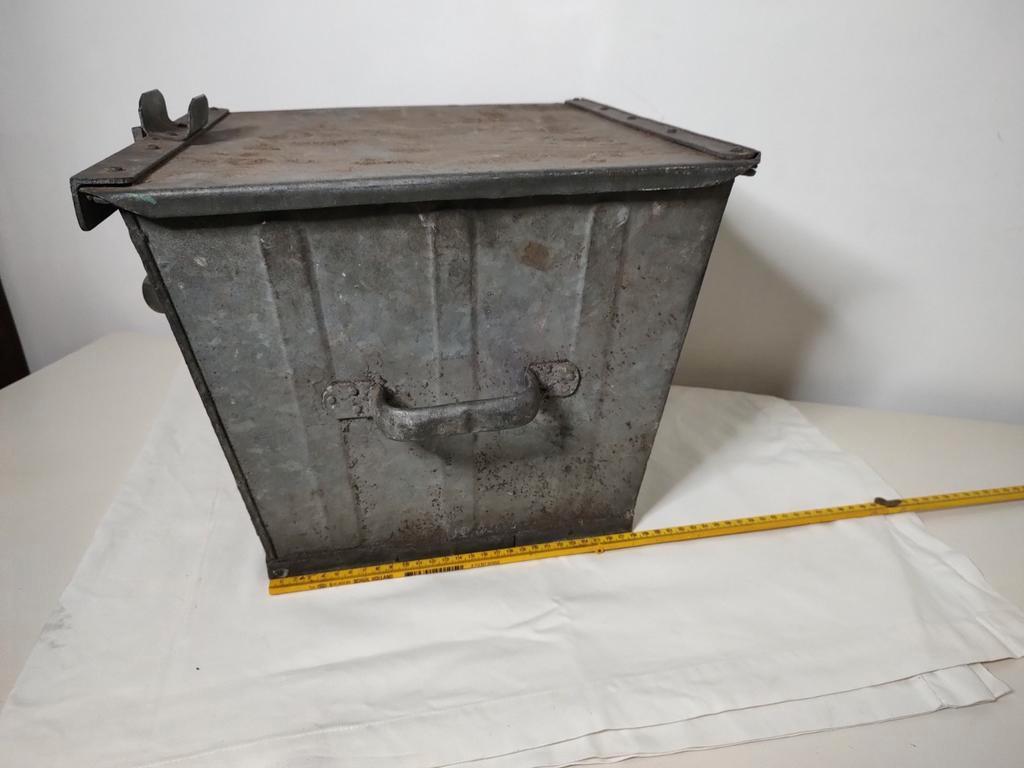Unieke grote VINTAGE verzinkte bak met schuifdeksel, Ophalen of Verzenden
