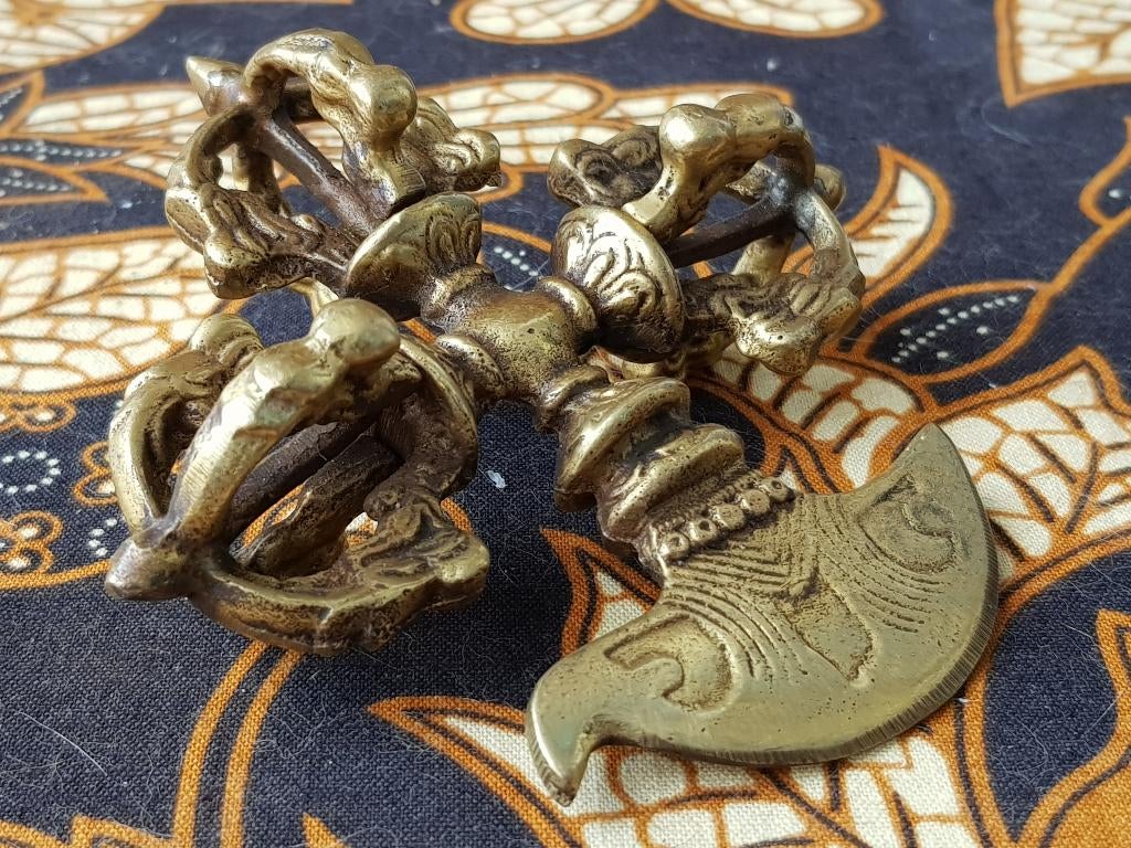 Mooie antieke Oosterse ceremoniële Dorje of Vajra van brons., Ophalen of Verzenden