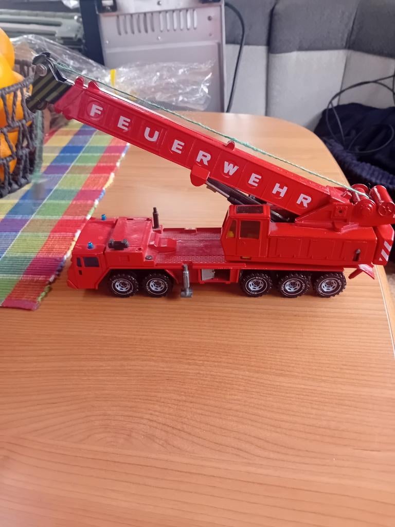 Siku Duitse Brandweer Vrachtwagen met Kraan, Ophalen of Verzenden, Gebruikt