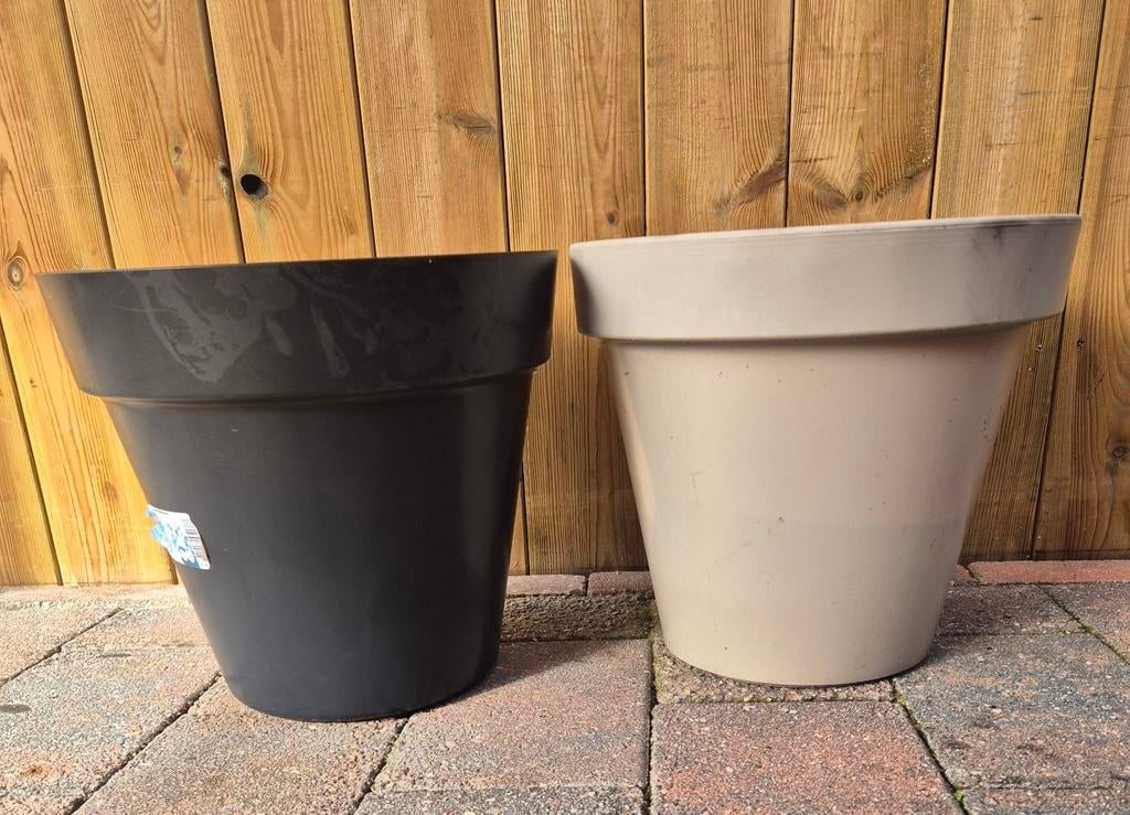 Grote bloempotten, Kunststof, 40 cm of meer, Rond, Ophalen of Verzenden