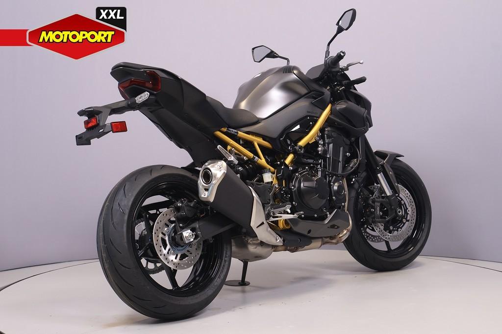 Kawasaki Z900 - foto 3