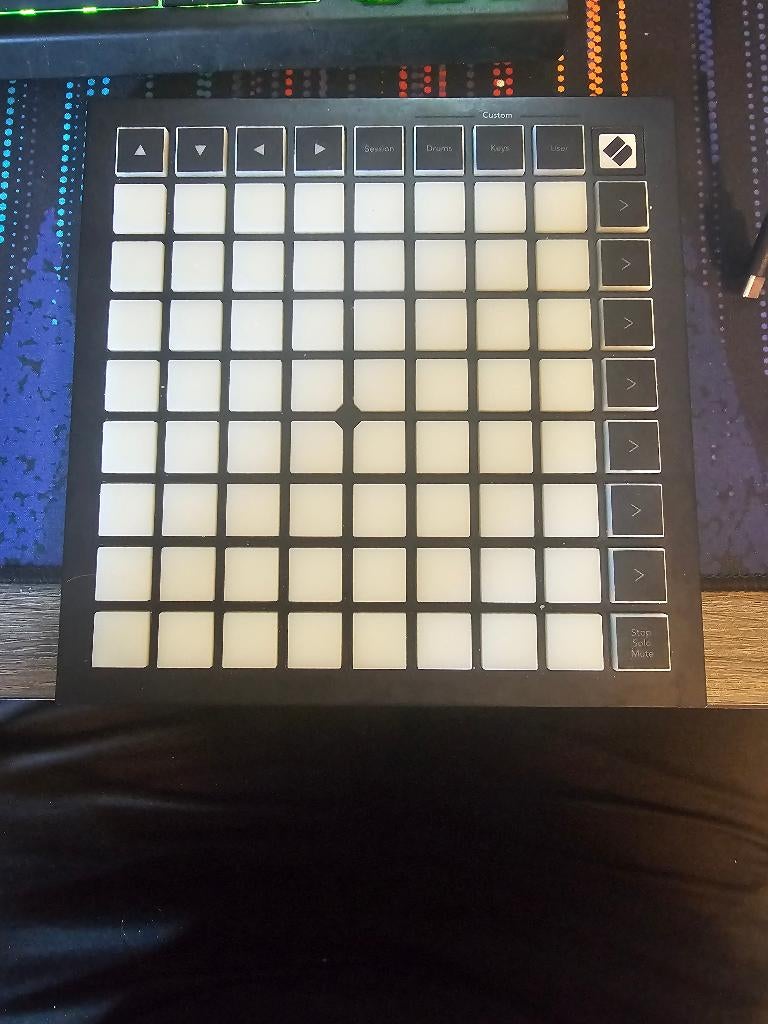 Launchpad Mini MK3, Muziek en Instrumenten, Midi-apparatuur, Ophalen, Zo goed als nieuw