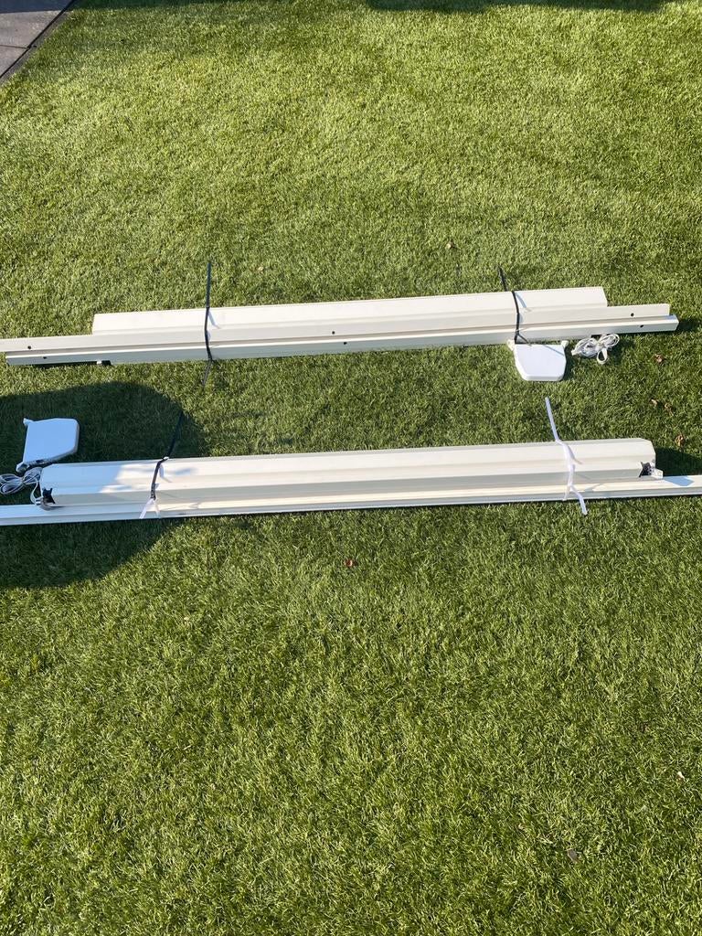 2 screens, Tuin en Terras, Zonneschermen, Gebruikt, Knikarmscherm, Ophalen