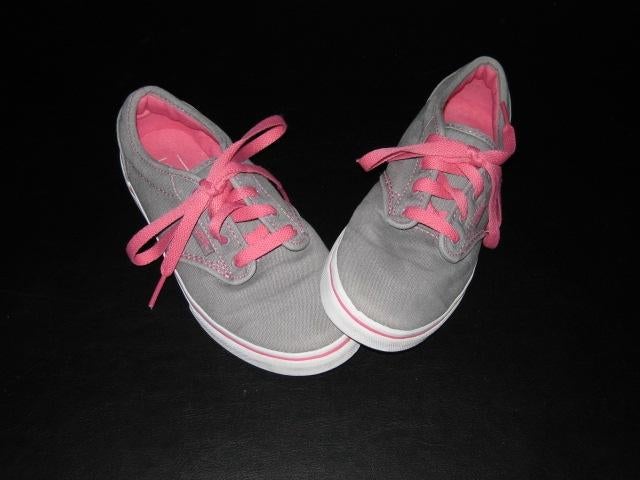 Mooie grijs met roze VANS in maat 32., Schoenen, Zo goed als nieuw, Vans, Verzenden
