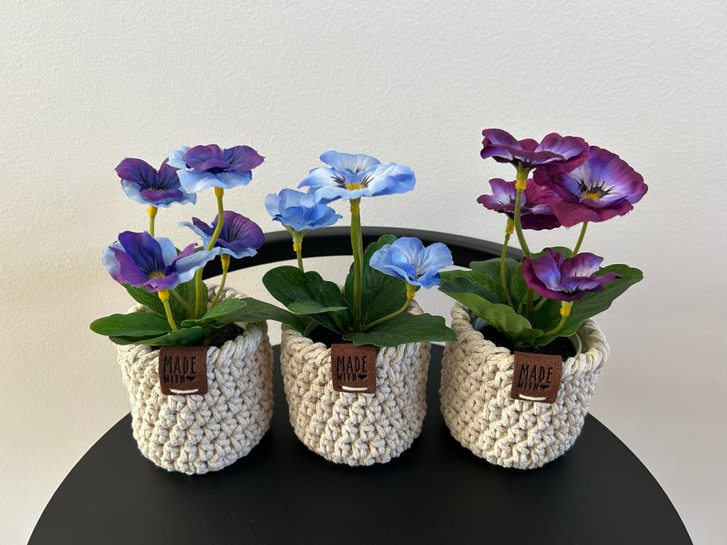 Gehaakte bloempotjes met kunstplantje, Ophalen of Verzenden, Nieuw, Binnen