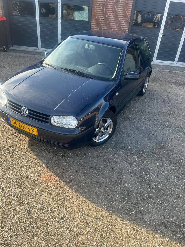 Volkswagen Golf 1.4 distributie vv, nw banden, garantie!!, Auto's, Volkswagen, Voorwielaandrijving, 1037 kg, 4 cilinders, Blauw