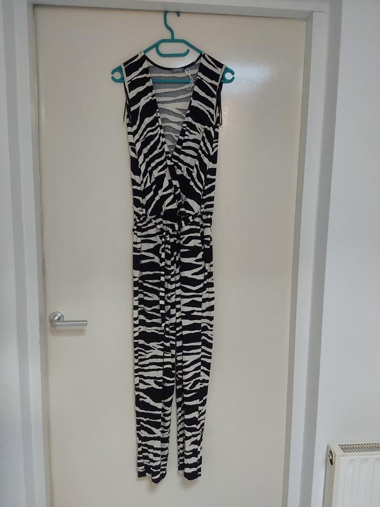 Prachtige jumpsuit van Geisha maat L, 97% viscose, 3%elastan, Kleding | Dames, Jumpsuits, Geisha, Ophalen of Verzenden, Zo goed als nieuw