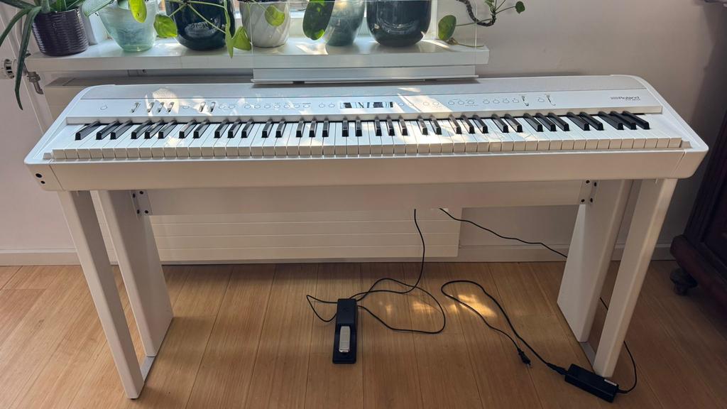 Roland FP-90X wit incl demp pedaal, Muziek en Instrumenten, Wit, Digitaal, Ophalen of Verzenden, Zo goed als nieuw