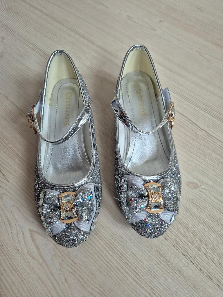 Prinsessen verkleed schoentjes maat 35 en 38, Ophalen of Verzenden, Zo goed als nieuw, Meisje