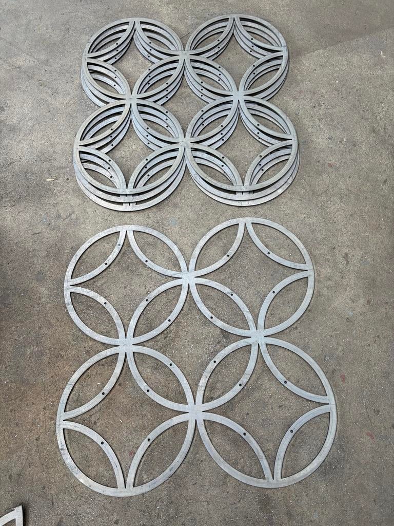 Smeedijzeren ringen/decoratie, Ophalen, Gebruikt, Grijs, Metaal