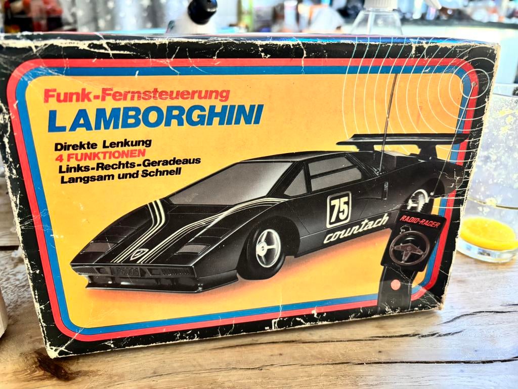 Lamborghini countach jhr 70 onbespeeld met org bon, Ophalen