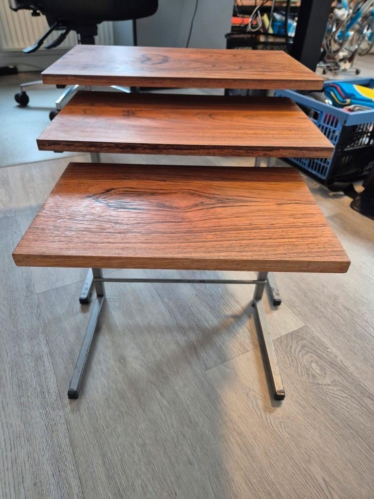 Vintage jaren 60/70 teakhouten set tafeltjes space age, Huis en Inrichting, Tafels | Bijzettafels, Ophalen, Minder dan 45 cm, Minder dan 55 cm