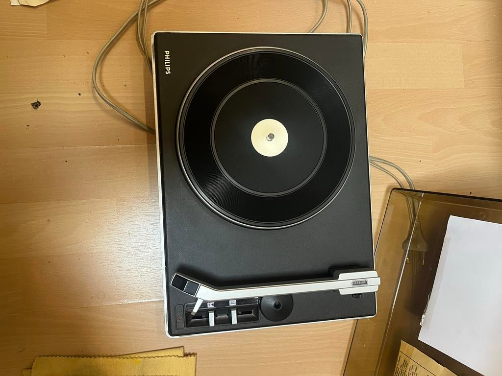 Philips platenspeler, Ophalen of Verzenden, Gebruikt, Platenspeler, Philips