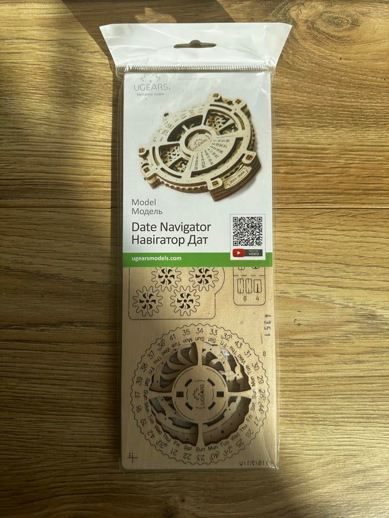 UGEARS Date Navigator Houten Modelbouw Kalender, Hobby en Vrije tijd, Overige merken, 1:50 of kleiner, Overige typen, Nieuw