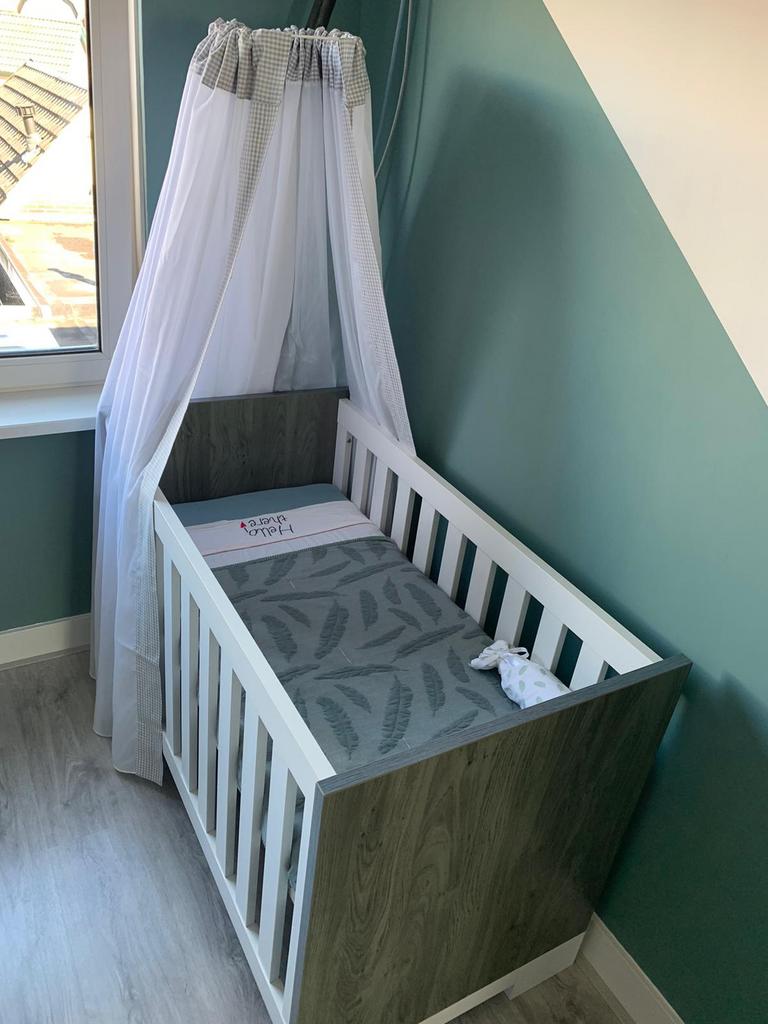 Ledikant baby bed met commode, Ophalen, Zo goed als nieuw, Jongetje of Meisje
