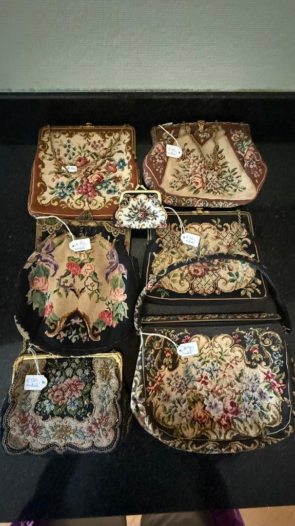 6 antiek echt geborduurde tassen en een portemonnee, Verzenden, Gebruikt, Overige kleuren, Handtas