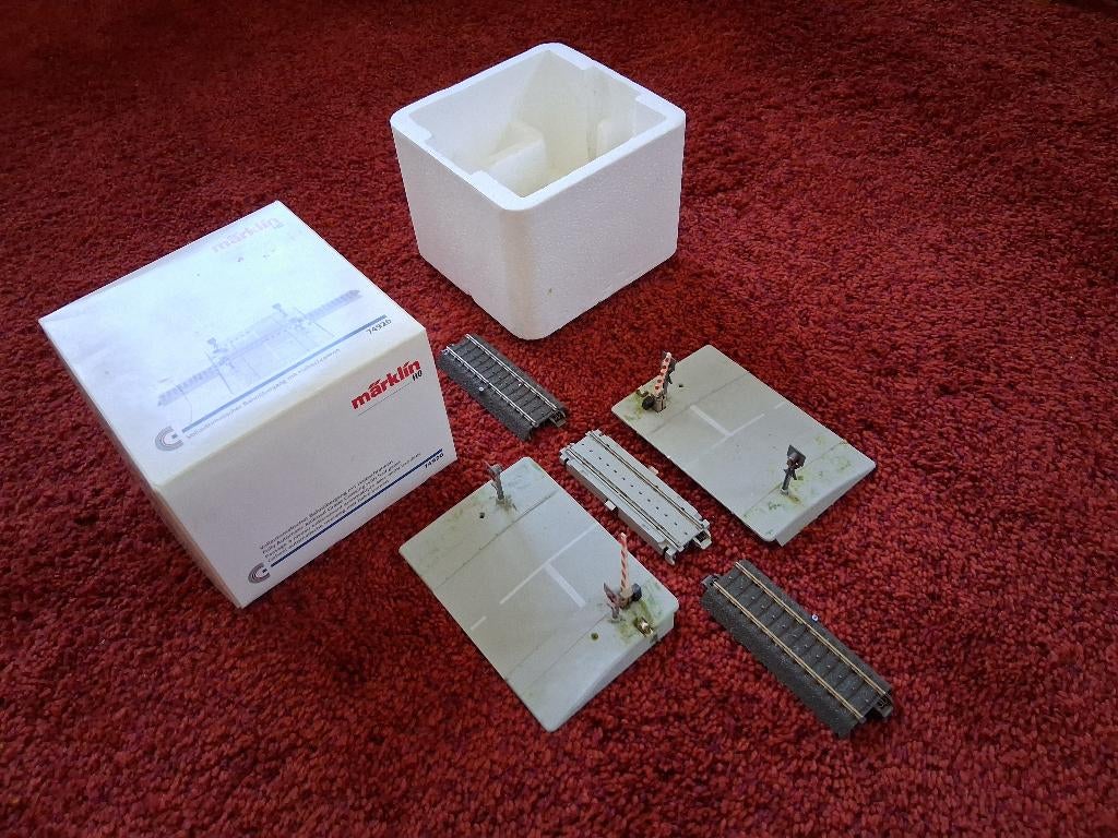 Märklin overweg 74924, Wisselstroom, Verzenden, Overige typen, Zo goed als nieuw