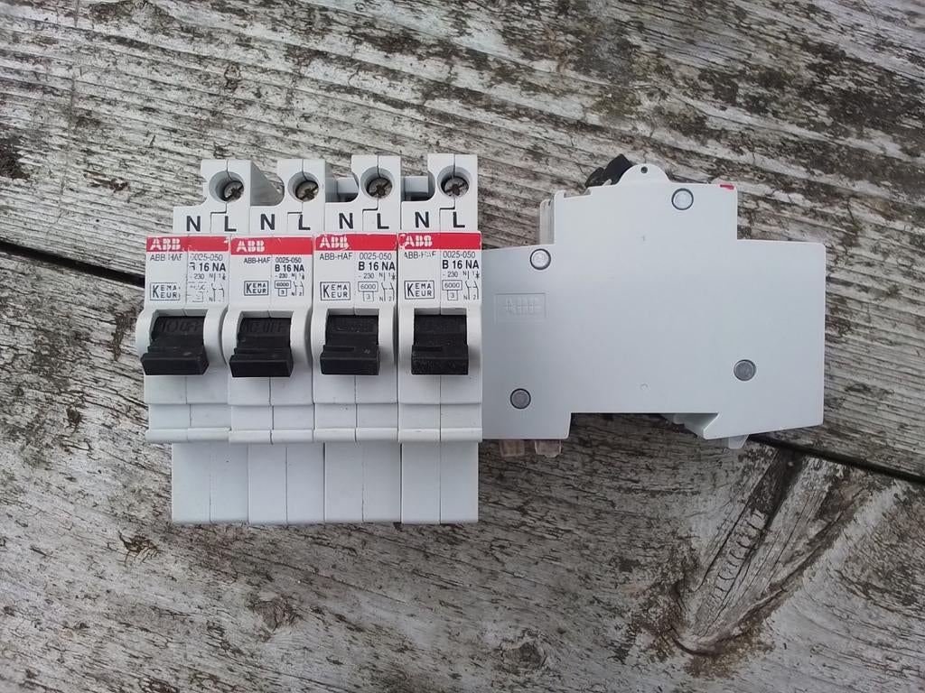 ABB HAF B16NA busboard automaat, Ophalen of Verzenden, Zo goed als nieuw