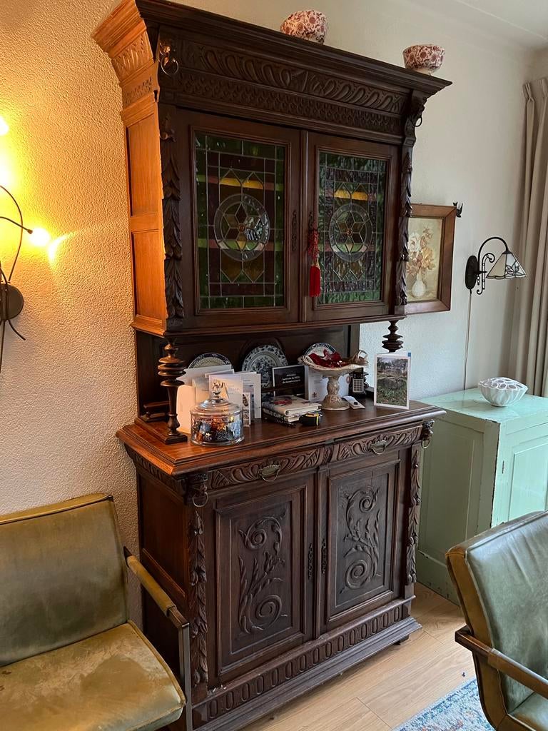 Antieke Mechelse kast, Ophalen