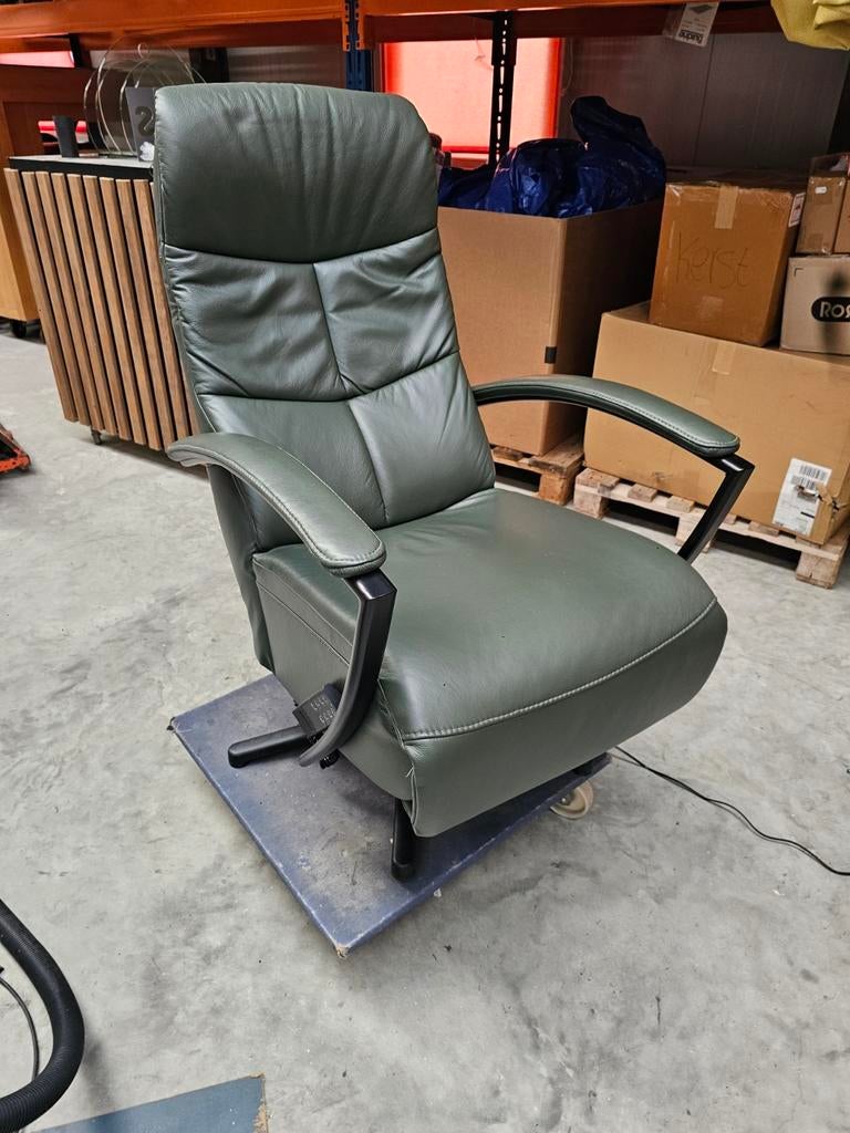 Hukla relaxfauteuil - elektrisch verstelbaar, Ophalen of Verzenden, Zo goed als nieuw, 50 tot 75 cm, Leer