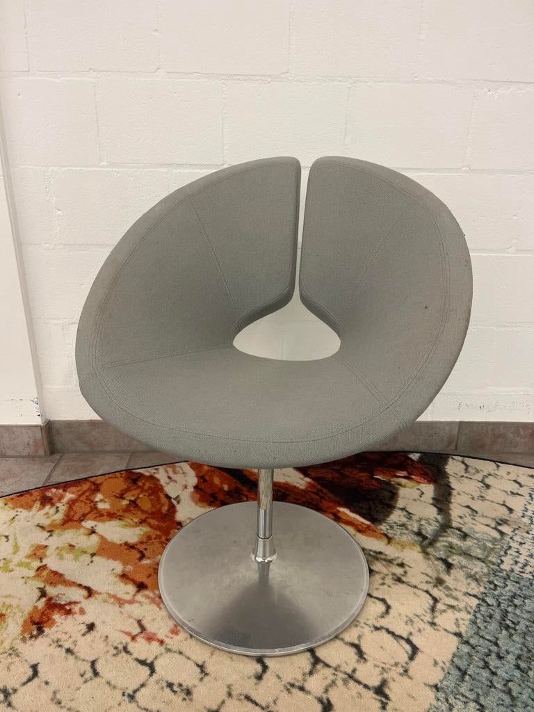 Grijze design stoel - Artifort little Apollo, Ophalen, GNR trading, Nijverheidsweg 13, Zo goed als nieuw