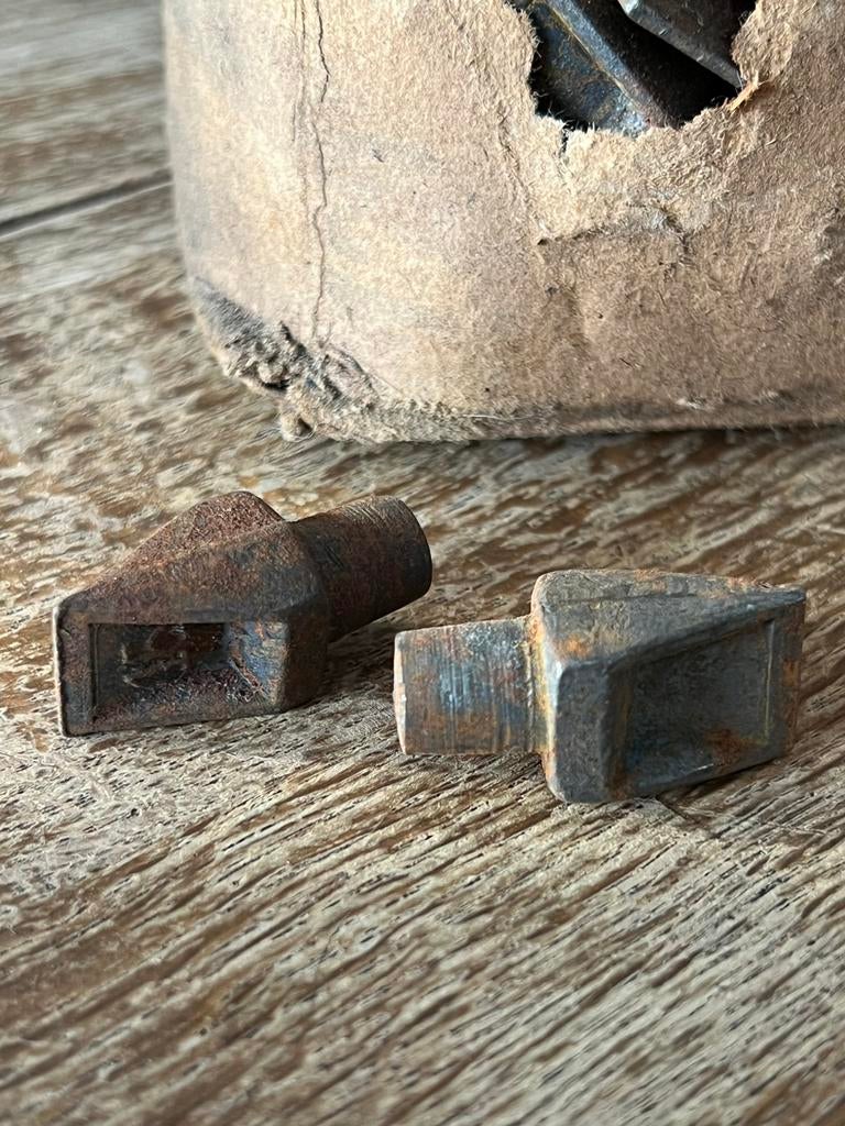 Oude Sneeuw spikes voor in de hoefijzers van paarden, Antiek en Kunst, Ophalen of Verzenden