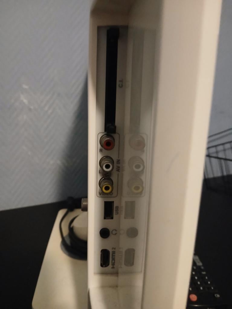 Sharp Aquos TV met Afstandsbediening, Gebruikt, 50 Hz, Ophalen of Verzenden, Minder dan 40 cm