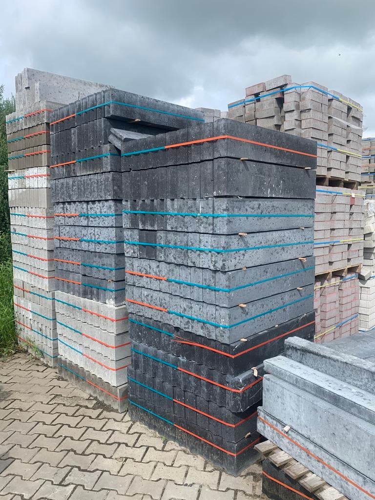 10x20x100 antraciet B-keus betonbanden €5,50 per stuk., Tuin en Terras, Bielzen en Borders, 100 tot 200 cm, Biels, Nieuw, Ophalen of Verzenden