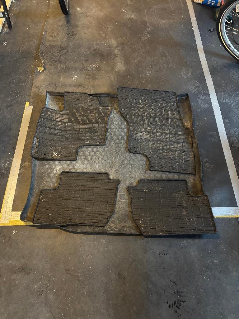 rubberen mattenset Mitsubishi Outlander, Ophalen of Verzenden, Zo goed als nieuw