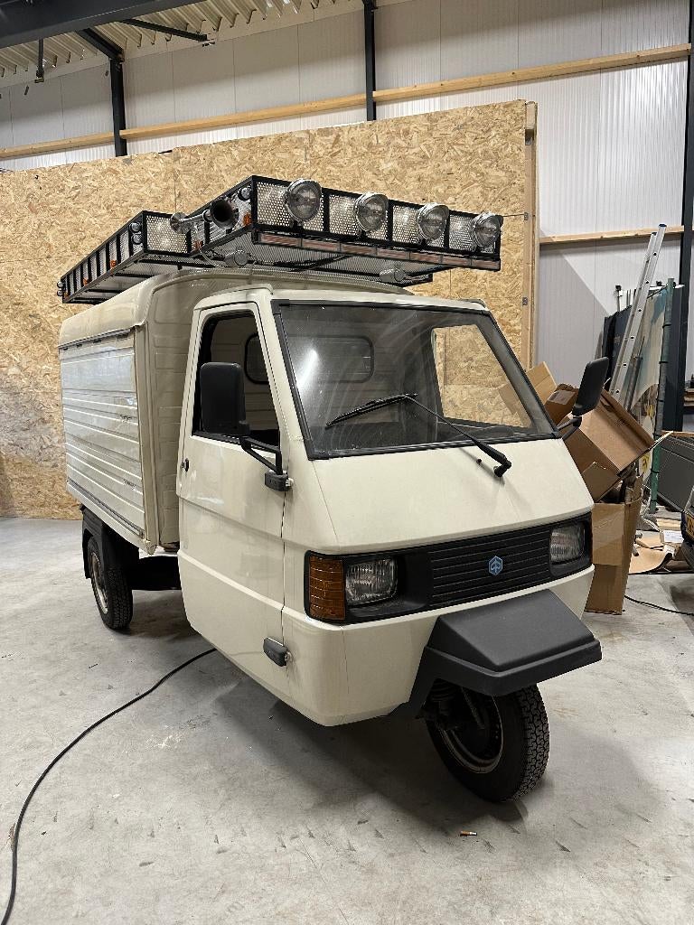 Piaggio Ape TM | 213cc | Uniek, Achterwielaandrijving, Overige carrosserieën, Wit, Leder