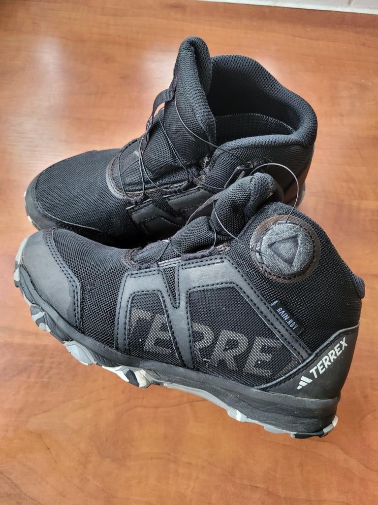 Adidas Terrex 230 Rain Ready, maat 34 met BOA sluiting, Kinderen en Baby's, Kinderkleding | Schoenen en Sokken, Ophalen of Verzenden