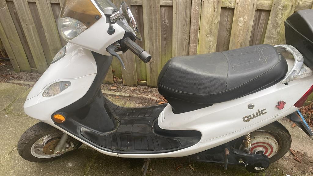 Elektrische scooter - defecte accu, Ophalen of Verzenden, Gebruikt, Elektrisch, Overige merken