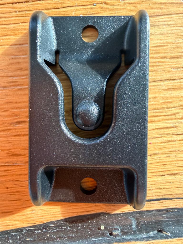 Marifoon ophang beugeltje voor handset (Garmin?), Watersport en Boten, Ophalen, Nieuw, Communicatie