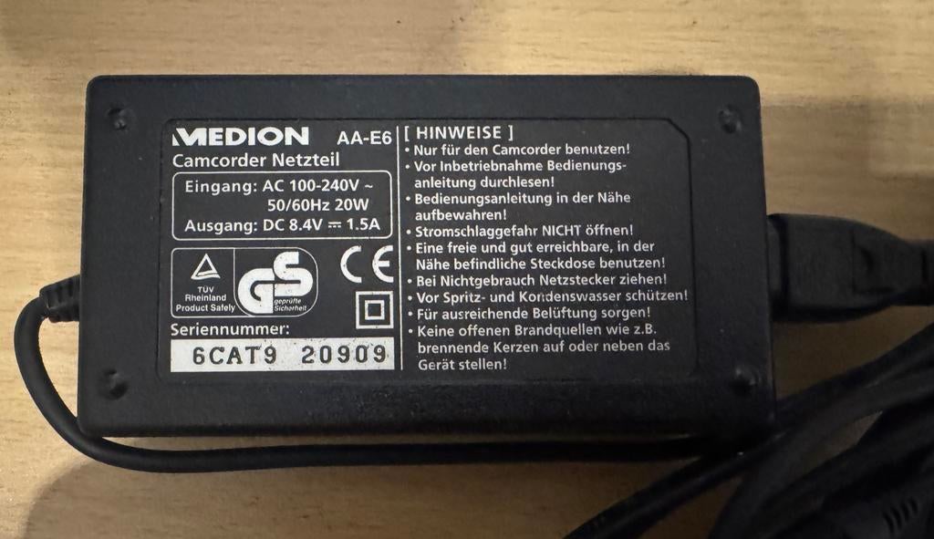 Medion voeding AA-E6 dc8,4v, Ophalen of Verzenden, Zo goed als nieuw