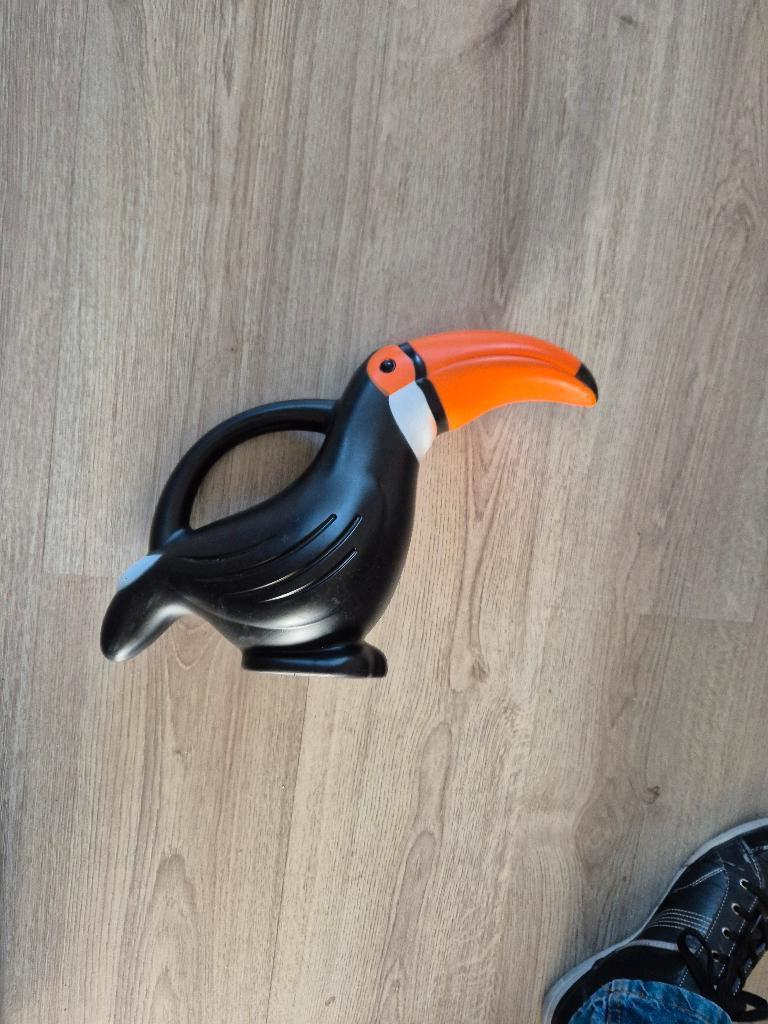 gieter toucan toekan zwart, Tuin en Terras, Gieters, Kunststof, Ophalen of Verzenden
