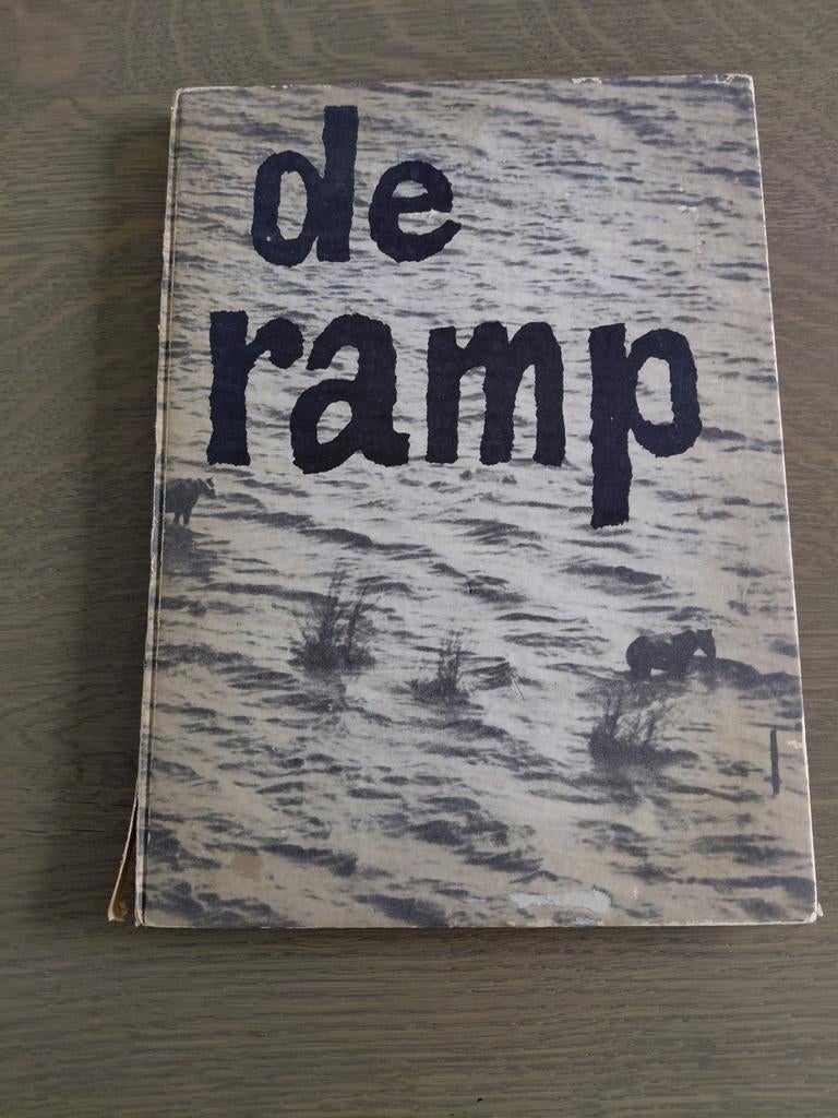 BOEK : DE RAMP - WATERSNOODRAMP 1 FEBRUARI 1953 - €4,00, Boeken, Geschiedenis | Vaderland, Ophalen of Verzenden, Gelezen