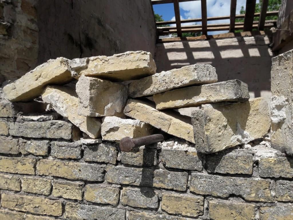 In - en verkoop van oude bouwmaterialen, stenen ,dakpan enz., Ophalen, Overige materialen, Gebruikt, Overige typen