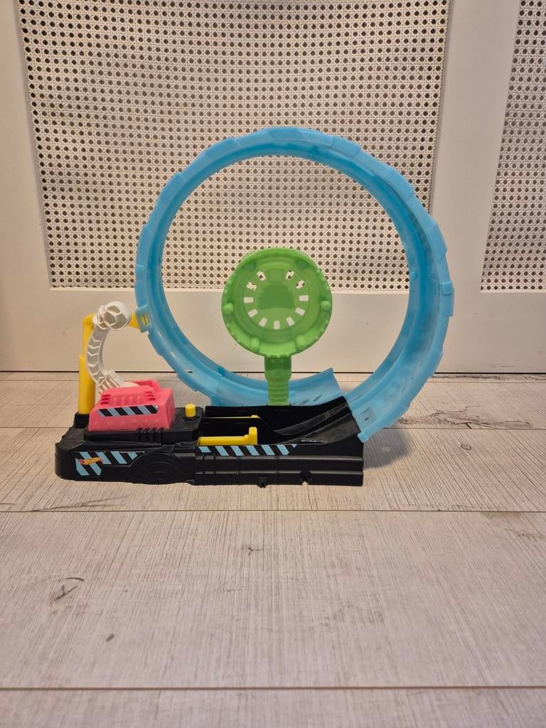 Hotweels looping glow in the dark., Ophalen, Racebaan, Zo goed als nieuw, Hot Wheels