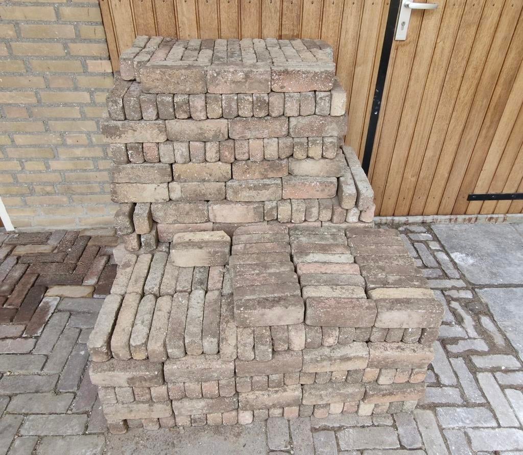 Langwerpige stenen (20 x 5 cm), Ophalen of Verzenden, Gebruikt, Beton, Klinkers