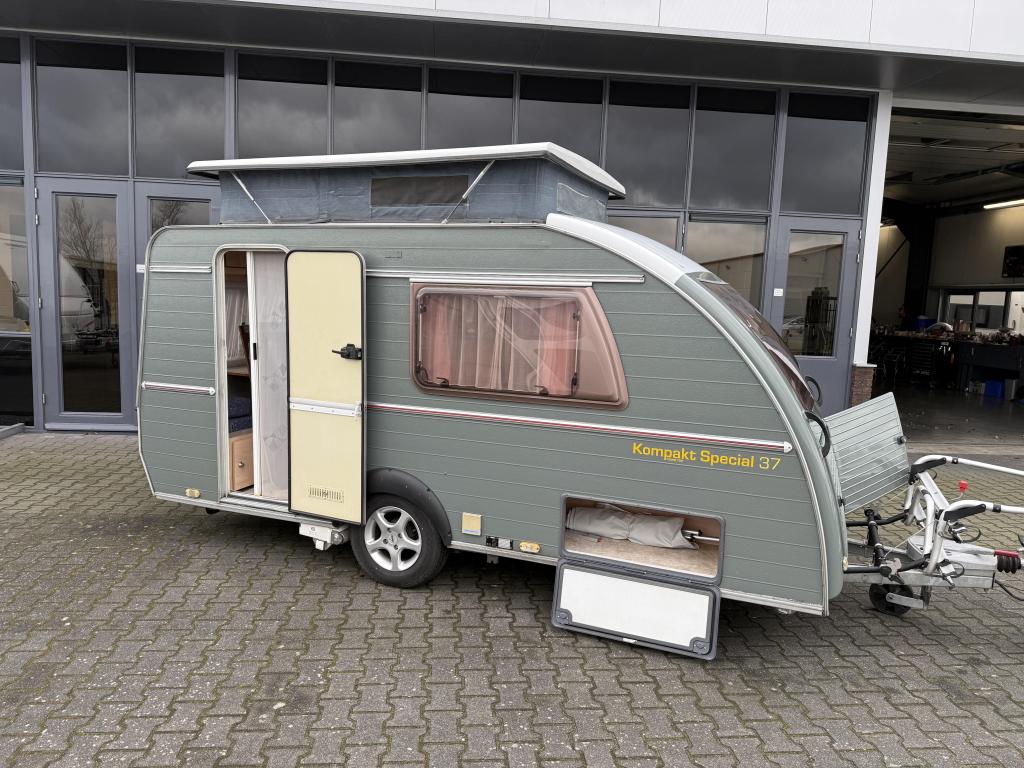 Kip Kompakt 37 KK Langslaper + Zit 680KG leeg hefdak caravan, Caravans en Kamperen, Kip, Bedrijf, Treinzit, Tot en met 3