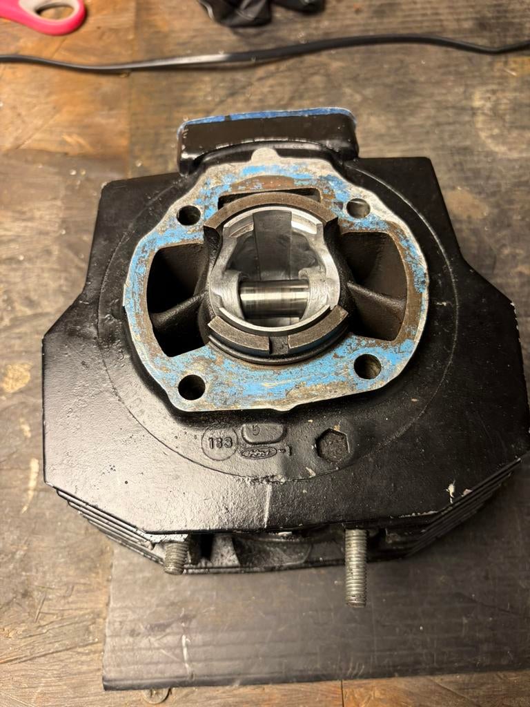 Onderdelen honda mb8, Ophalen of Verzenden, Zo goed als nieuw, Cilinder, Overige merken