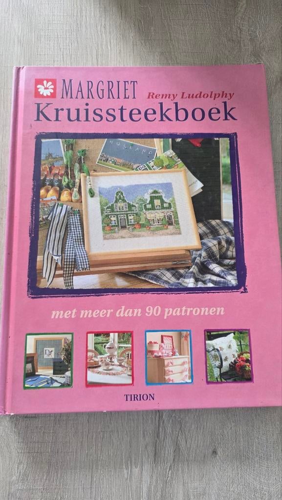 R. Ludolphy - Het groot Margriet kruissteekboek, Ophalen of Verzenden, Zo goed als nieuw, Overige onderwerpen, R. Ludolphy