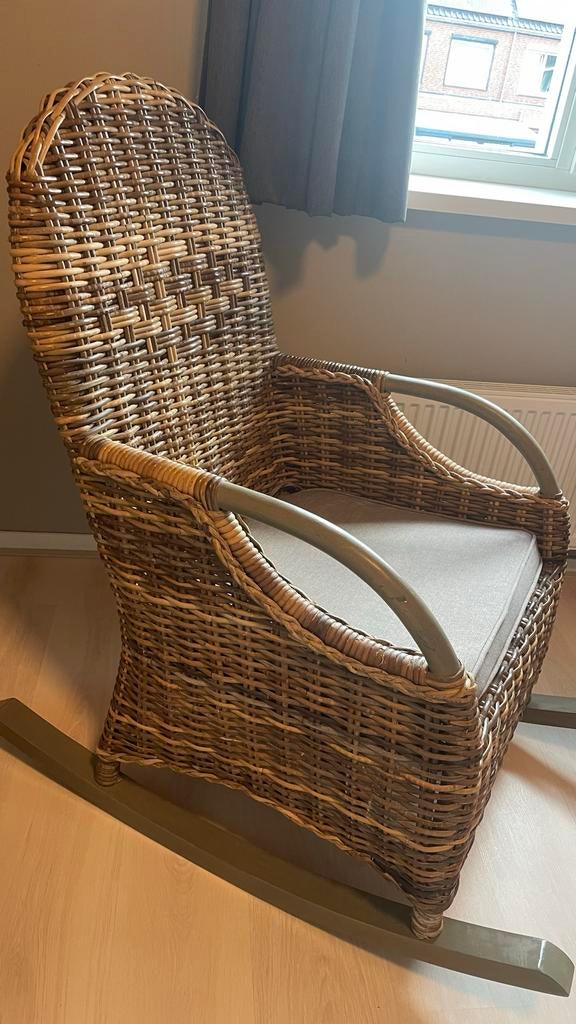 Rieten schommelstoel met kussen, Ophalen, Gebruikt, Overige kleuren, Riet of Rotan