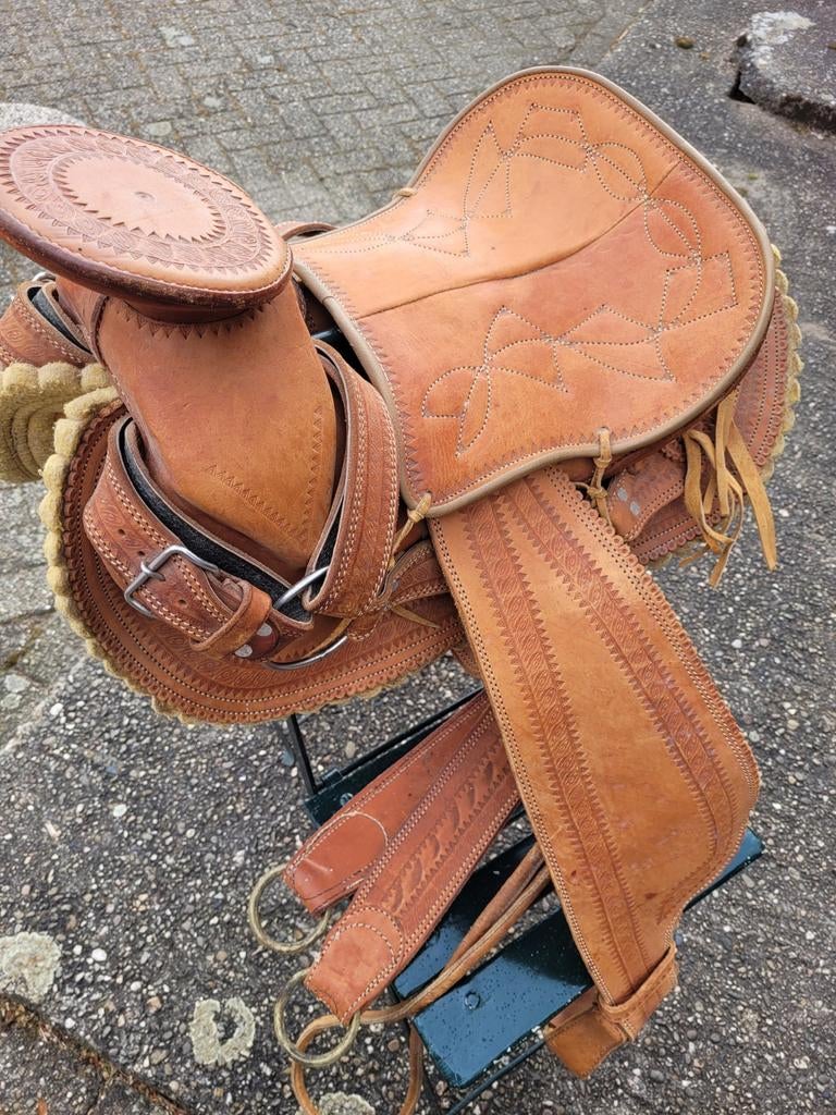 Paardrijzadel handgemaakt Costa Rica, Ophalen